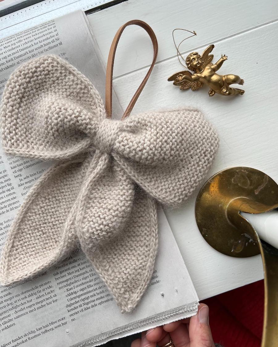 December Bow